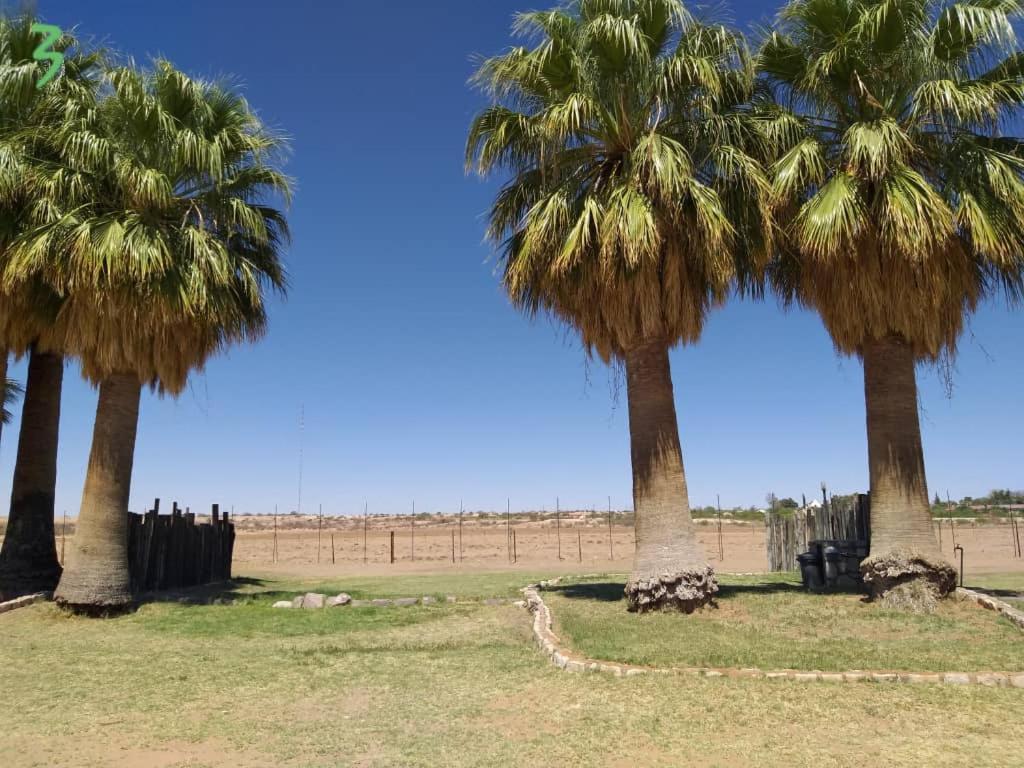 Kalahari Farmhouse Campsite Stampriet Buitenkant foto