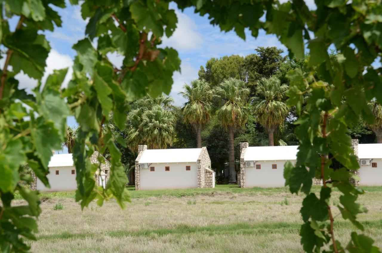 Kalahari Farmhouse Campsite Stampriet Buitenkant foto